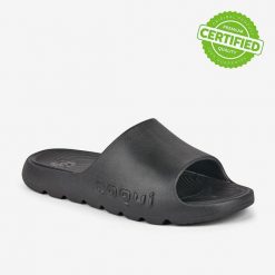 Klapki damskie Coqui Lou. Czarne klapki Coqui, bez wzorów, bez obcasa, bez zapięcia. Za 121.99 zł.