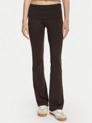 Guess Legginsy V6YB24 K4713 Brązowy ciemny Slim Fit. Brązowe legginsy Guess, z aplikacjami, z syntetyku. Za 264.99 zł.