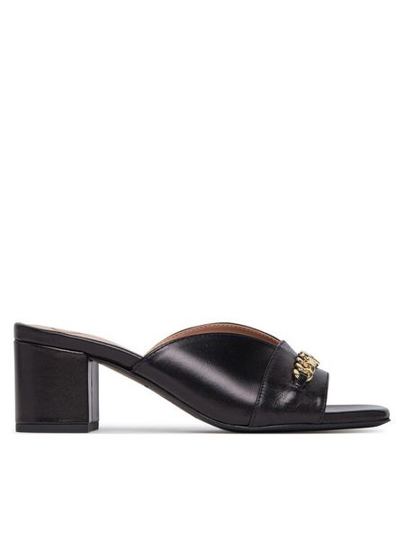 LOVE MOSCHINO Klapki JA28475G0MIE0000 Czarny. Czarne klapki Love Moschino, bez wzorów, ze skóry, bez obcasa, bez zapięcia. Za 629.99 zł.