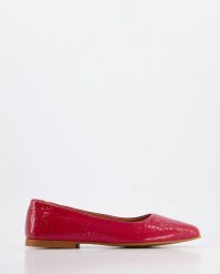LAKIEROWANE BALERINY 294 5123 RED. Czerwone baleriny Venezia, bez wzorów, z lakierowanej skóry, bez obcasa, bez zapięcia. Za 199.00 zł.