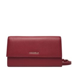 Torebka Coccinelle. Czerwone listonoszki Coccinelle, bez wzorów, bez dodatków. Za 599.99 zł.