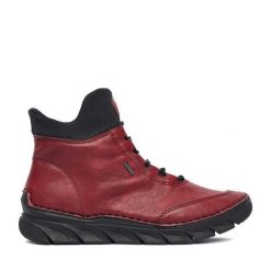 Botki Rieker. Czerwone botki Rieker, bez wzorów, bez obcasa, na płaskiej podeszwie, bez zapięcia. Za 369.99 zł.