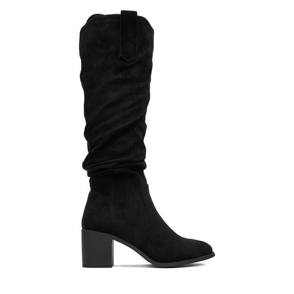 Kozaki DeeZee. Czarne kozaki DeeZee, bez wzorów, bez obcasa, na słupku, bez zapięcia. Za 199.99 zł.