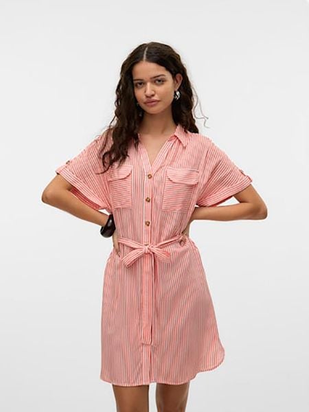 Vero Moda Sukienka w kolorze czerwono-białym rozmiar: M. Białe sukienki Vero Moda, na co dzień, m, bez wzorów, z tkaniny, klasyczne, bez kołnierzyka, bez ramiączek, midi, proste. Za 56.79 zł.