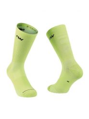 Skarpety rowerowe NORTHWAVE Extreme Pro Sock. Żółte skarpetki Northwave, bez wzorów. Za 39.00 zł.