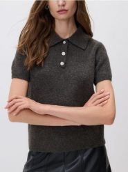 Sweter z kołnierzykiem polo - szary. Szare swetry Reserved, l, bez wzorów, z dzianiny, bez ramiączek. W wyprzedaży za 59.99 zł.