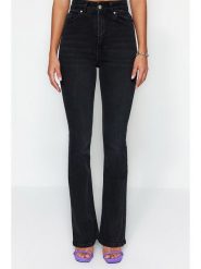 Trendyol Dżinsy - Slim fit - w kolorze czarnym rozmiar: 42. Czarne jeansy Trendyol, bez wzorów, klasyczne, z podwyższonym stanem. Za 105.63 zł.