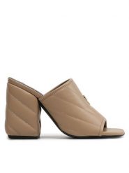 Pinko Klapki Martine Sabot PE 23 BLKS1 100666 A0O0 Beżowy. Brązowe klapki Pinko, bez wzorów, ze skóry, bez obcasa, bez zapięcia. Za 1,349.00 zł.