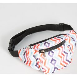 Kolorowa saszetka nerka - Biały. Nerki i saszetki Sinsay. Za 19.99 zł.