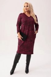 Bordowa dresowa sukienka Leona w panterkę - wygoda w modnym wydaniu PLUS SIZE XXL. Czerwone sukienki Moda Size Plus Iwanek, na co dzień, plus size, bez wzorów, z bawełny, eleganckie, bez kołnierzyka, plus size, bez ramiączek, mini, dopasowane. W wyprzedaży za 199.90 zł.
