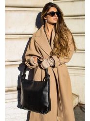 Victor & Hugo Paris Skórzana torebka "Teva" w kolorze czarnym - 40 x 36 x 9 cm rozmiar: onesize. Czarne torebki klasyczne Victor & Hugo Paris, bez wzorów, z materiału, bez dodatków. Za 304.99 zł.