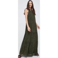 Lauren Ralph Lauren sukienka 250876733001 kolor zielony maxi prosta. Zielone sukienki Lauren Ralph Lauren, na co dzień, bez wzorów, z tkaniny, bez kołnierzyka, bez ramiączek, maxi. W wyprzedaży za 749.99 zł.