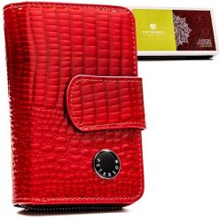 Czerwony portfel damski ze skóry naturalnej zamykany na suwak i zatrzask - Peterson. Czerwone portfele Peterson, bez wzorów, ze skóry. Za 109.99 zł.