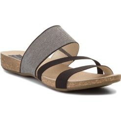 Klapki SERGIO BARDI - Buscate SS127335518PF 928. Czarne klapki Sergio Bardi, bez wzorów, z materiału, bez obcasa, bez zapięcia. W wyprzedaży za 109.00 zł.
