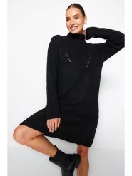 Trendyol Sukienka dzianinowa w kolorze czarnym rozmiar: M. Czarne sukienki Trendyol, na co dzień, m, bez wzorów, z dzianiny, bez kołnierzyka, bez ramiączek, maxi, proste. Za 61.17 zł.