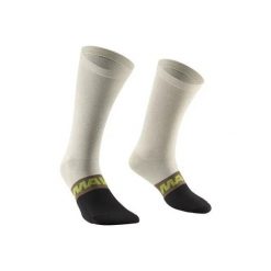 Skarpetki Mavic Essential High. Czarne skarpetki MAVIC, bez wzorów. Za 111.00 zł.
