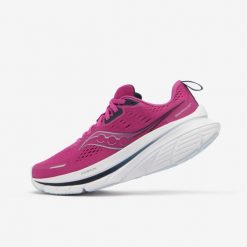 Buty do biegania damskie Saucony Guide 18. Czerwone buty do biegania Saucony, bez wzorów, bez zapięcia, do biegania. W wyprzedaży za 499.99 zł.