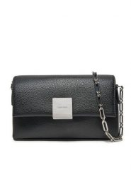 Calvin Klein Torebka Ck Plaque Sm Crossbody W/Chain K60K612785 Czarny. Czarne listonoszki Calvin Klein, bez wzorów, ze skóry, bez dodatków. Za 319.99 zł.