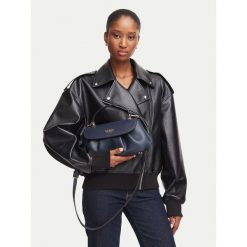Torebka Guess. Niebieskie torebki klasyczne Guess, z aplikacjami, klasyczne, bez dodatków. Za 544.99 zł.