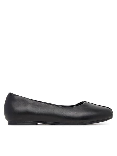 Clarks Baleriny Livia Lily 26183054 Czarny. Czarne baleriny Clarks, bez wzorów, ze skóry, bez obcasa, bez zapięcia. Za 330.99 zł.
