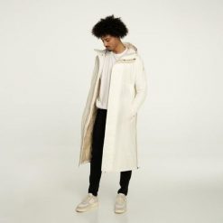 Wodoodporna zimowa kurtka przeciwdeszczowa Agu Undyed City Slicker. Białe kurtki AGU, na zimę, l, bez wzorów, z materiału, eleganckie, z kapturem. Za 1,546.60 zł.
