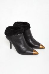 Botki damskie skórzane Lucy 25 PINKO. Botki Pinko, bez wzorów, bez obcasa, bez zapięcia. W wyprzedaży za 809.40 zł.