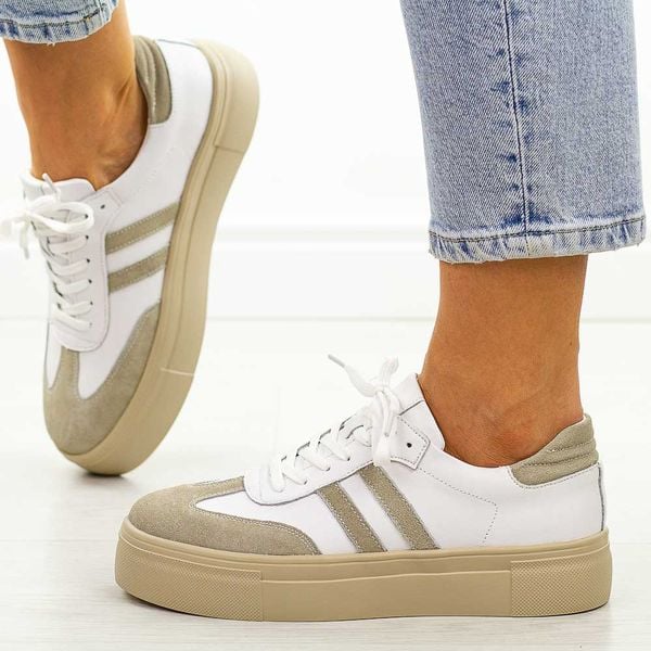 Białe skórzane półbuty damskie Filippo Dp6841/25. Białe półbuty wsuwane Filippo, na jesień, bez wzorów, z jeansu, eleganckie, bez obcasa, na platformie. Za 249.00 zł.