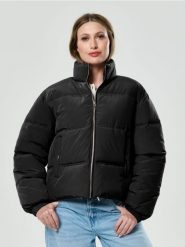 Kurtka puffer z ociepleniem - czarny. Czarne kurtki Sinsay, l, bez wzorów, bez kaptura. Za 89.99 zł.