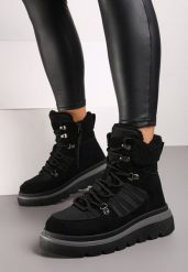 Czarne Traperki na Grubej Podeszwie Ozdobione Futerkiem Linthira. Czarne traperki Born2be, bez wzorów, z futra, eleganckie, bez obcasa, bez zapięcia. Za 99.99 zł.