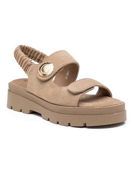 Foreverfolie Sandały w kolorze beżowym rozmiar: 36. Brązowe sandały Foreverfolie, bez wzorów, klasyczne, z otwartym noskiem, bez obcasa, bez zapięcia. Za 96.83 zł.