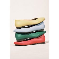 Baleriny Lasocki. Zielone baleriny Lasocki, bez wzorów, bez obcasa, bez zapięcia. Za 139.99 zł.