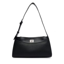 Torebka Calvin Klein. Czarne torebki klasyczne Calvin Klein, bez wzorów, klasyczne, bez dodatków. Za 529.99 zł.