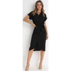 Czarna Sukienka Vipny. Czarne sukienki Born2be, na co dzień, s, z aplikacjami, z materiału, klasyczne, bez kołnierzyka, bez ramiączek, midi, koszulowe. W wyprzedaży za 71.99 zł.