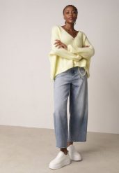 Niebieskie Jeansy Szerokie Wysoki Stan z Bawełną i Ozdobnym Łańcuchem Antiolea. Niebieskie jeansy Born2be, l, bez wzorów, z bawełny, eleganckie, z podwyższonym stanem. Za 109.99 zł.