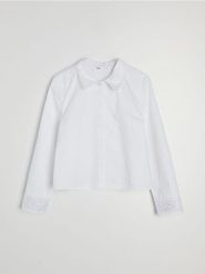 Bawełniana koszula regular fit z koronkowymi detalami - biały. Białe koszule Sinsay, l, bez wzorów, z bawełny, bez kołnierzyka, bez ramiączek. Za 59.99 zł.