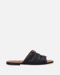 CZARNE KLAPKI DAMSKIE 0013170 BLACK. Czarne klapki Venezia, bez wzorów, ze skóry, bez obcasa, bez zapięcia. Za 229.00 zł.