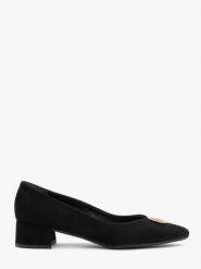 Czarne welurowe czółenka z ozdobą na niskim słupku. Czarne czółenka Ryłko, z aplikacjami, ze skóry, eleganckie, bez obcasa, na obcasie, bez zapięcia. Za 349.99 zł.