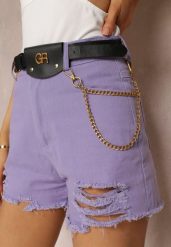Jasnofioletowe Bawełniane Szorty High Waist z Paskiem z Odpinanym Łańcuszkiem Priseis. Fioletowe szorty Renee, bez wzorów, z bawełny, casualowe. W wyprzedaży za 39.99 zł.