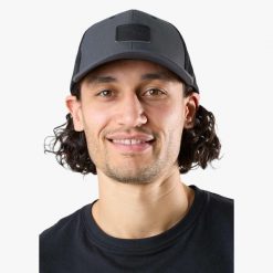 Czapka z daszkiem Unisex Swedemount Nordkap Trucker Cap II. Szare czapki z daszkiem SWEDEMOUNT, bez wzorów, sportowe. Za 79.99 zł.