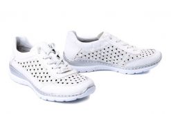 RIEKER L3217-80 white, półbuty damskie. Białe półbuty wsuwane Rieker, na lato, bez wzorów, bez obcasa. Za 349.90 zł.