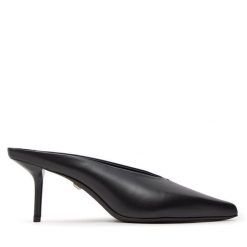 Klapki Max Mara. Czarne klapki Max Mara, bez wzorów, bez obcasa, bez zapięcia. Za 1,339.00 zł.