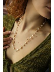 Pierres delicates Pozłacany naszyjnik z perłami - dł. 50 cm rozmiar: onesize. Białe naszyjniki Pierres delicates, z materiału, z perłą, pozłacane. Za 166.49 zł.