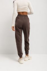 Spodnie dresowe typu jogger w kolorze COFFEE SHAKE skin peach - DISPLAY-XL. Brązowe spodnie dresowe Marsala, bez wzorów, z bawełny. W wyprzedaży za 149.94 zł.