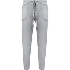 Spodnie dresowe DEHA HARMONIC Szary. Spodnie dresowe marki Deha. W wyprzedaży za 252.00 zł.
