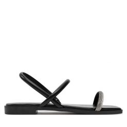 Sandały ONLY Shoes. Czarne sandały ONLY SHOES, bez wzorów, bez obcasa, na płaskiej podeszwie, bez zapięcia. Za 139.99 zł.