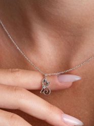 Lodie Silver Srebrny naszyjnik z zawieszką - dł. 42 cm rozmiar: onesize. Szare naszyjniki Lodie Silver, z materiału, z cyrkonią, srebrne. Za 65.99 zł.