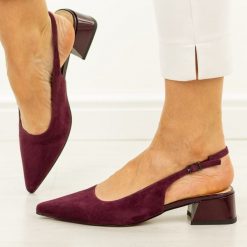 Bordowe wine skórzane czółenka damskie D&A 3047. Czerwone czółenka DiA, na lato, bez wzorów, z jeansu, eleganckie, bez obcasa, na obcasie, bez zapięcia. Za 349.00 zł.