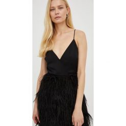 Twinset sukienka kolor czarny mini prosta. Czarne sukienki Twinset, na co dzień, bez wzorów, z tkaniny, bez kołnierzyka, bez ramiączek, mini. W wyprzedaży za 1,129.90 zł.