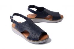ARTIKER RELAKS 56C2523 granatowy, sandały damskie. Niebieskie sandały Artiker Relaks, bez wzorów, bez obcasa, bez zapięcia. Za 143.94 zł.