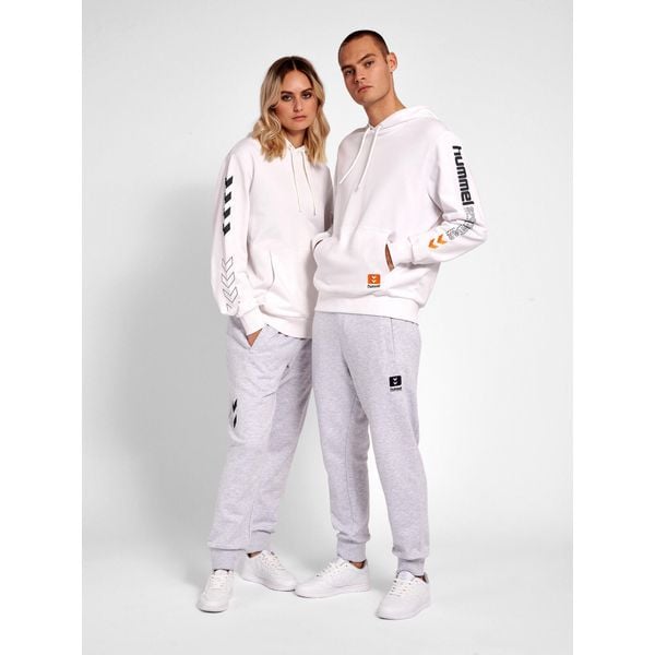 Bluza z kapturem Hummel Legacy Birk. Białe bluzy Hummel, na wiosnę, xs, bez wzorów, z bawełny, klasyczne, bez ramiączek, z kapturem. Za 208.60 zł.